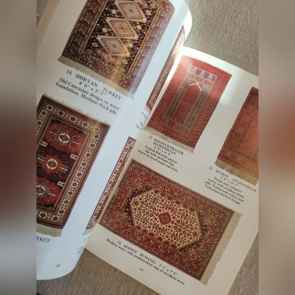 Oriental Rugs Collector's Guide, softcover book - Picture 5 of 9